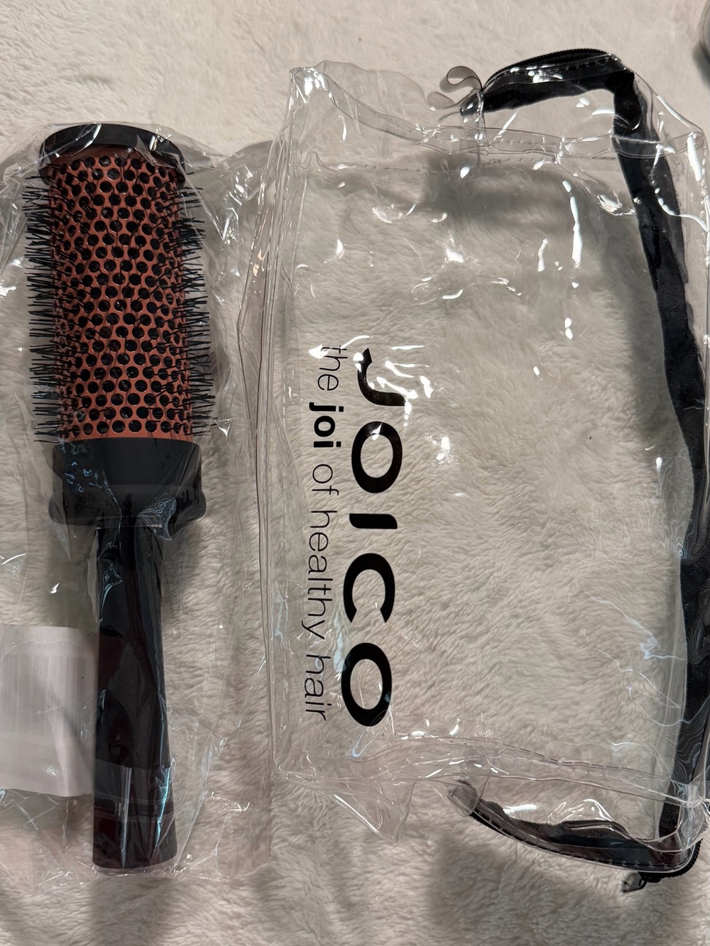 Joico Thermal Round Brush and Cosmetic case bundle